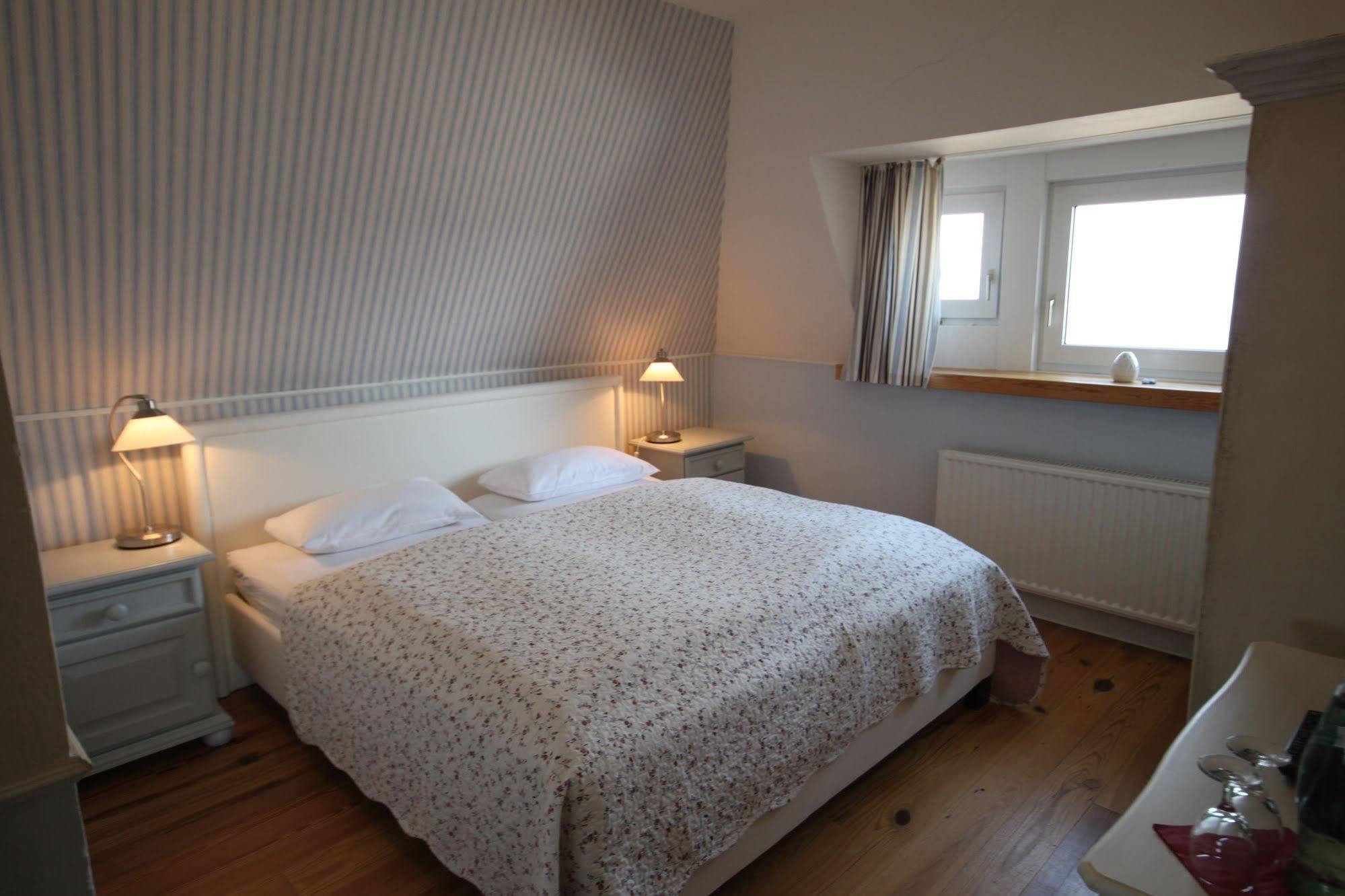 Strandperle Lieblingsplatz Hotel Lübeck Exterior foto